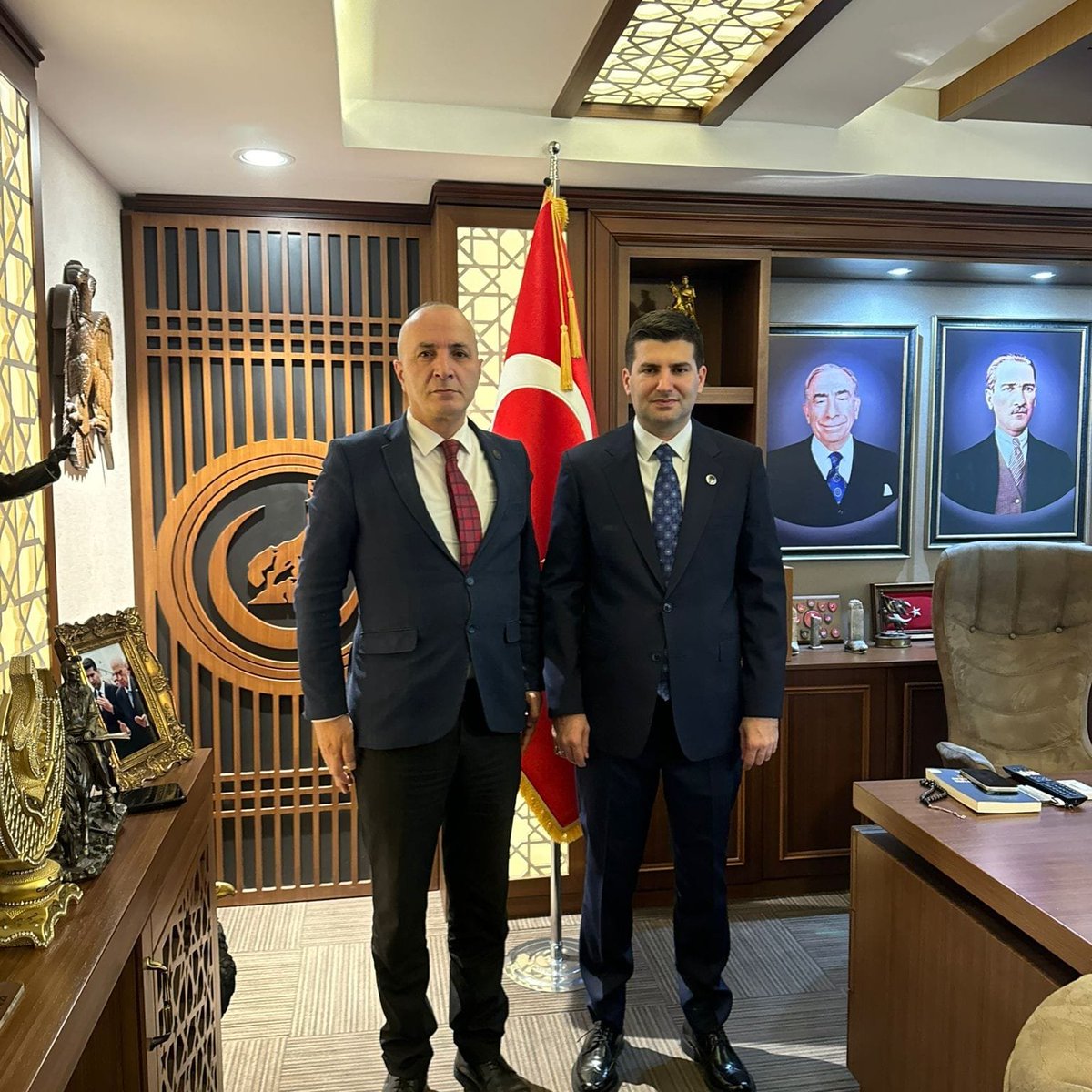 FAHRETTNKA57335's tweet photo. Davamızın neferi kıymetli ağabeyimiz Fikret Bağış abiye geçmiş olsun
 
MHP ve Ülkü Ocaklarına yapılan kunpas ve saldırıda Dimdik Davasının ve liderinin bizlerin yanında duran Agabeyimiz iyiki Varsin 🇹🇷🇹🇷🇹🇷 https://t.co/8tAfuCqM4M