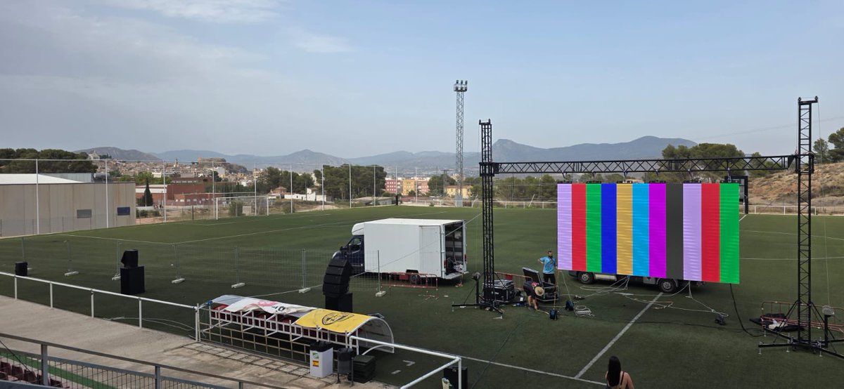 ElRecord's tweet photo. #ESPAÑA: 🇪🇸 Monóvar se prepara para la gran cita de las 21:00, para la finalísima entre España y Argentina. 

Os esperan en el Camp d’ Esports de Santa Bárbara.

#Monovar #monovero #esports https://t.co/Xzju3y5KEc