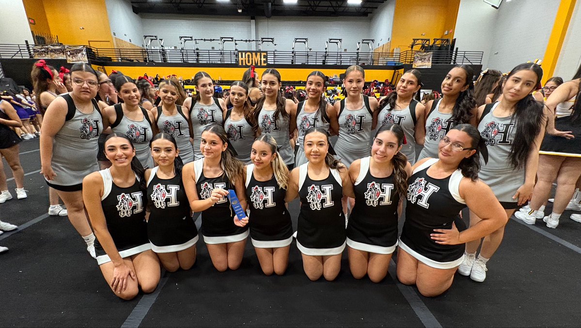 Hanks Cheer tweet media