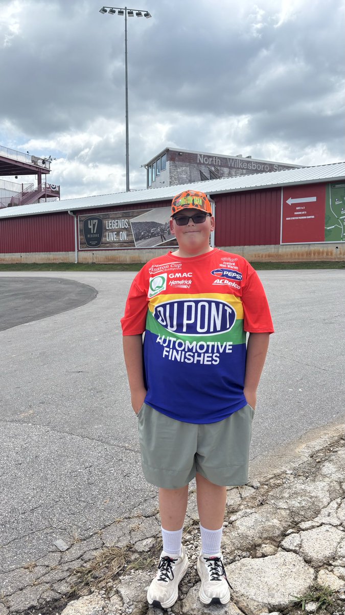 TheAcesOutlaw's tweet photo. Tailgating in full effect here at @NWBSpeedway #Papsi @GrillosPickles @GrippoChipCo @TheAcesRookie https://t.co/lqWSeZ5Q4D