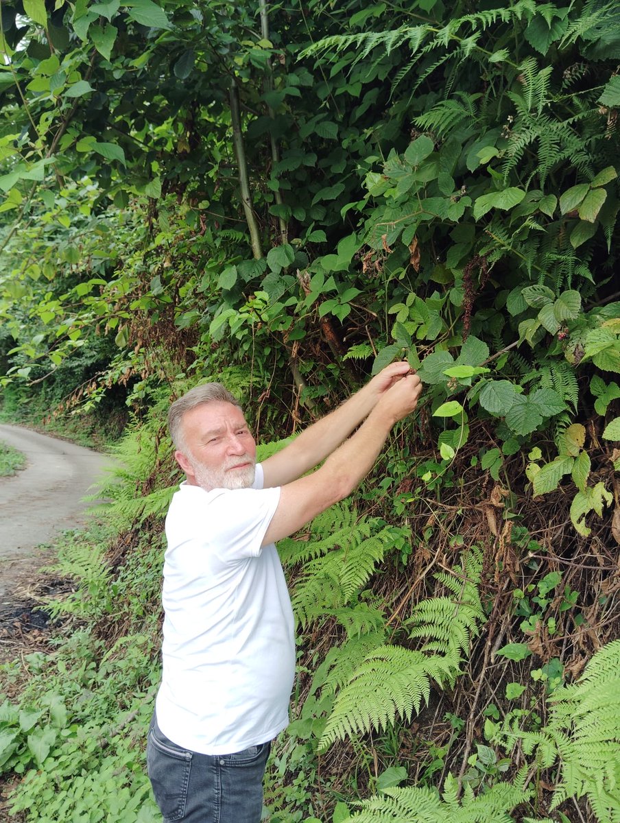 rustemdindarol1's tweet photo. Rize/ Güneysu’da değerli dostumuz Ömer Demircanın misafiri olduk. Değerli eşlerine ve Ömer abimize konukseverliği ve alakalarından dolayı çok teşekkür ediyoruz. https://t.co/XXePMl2Wkn