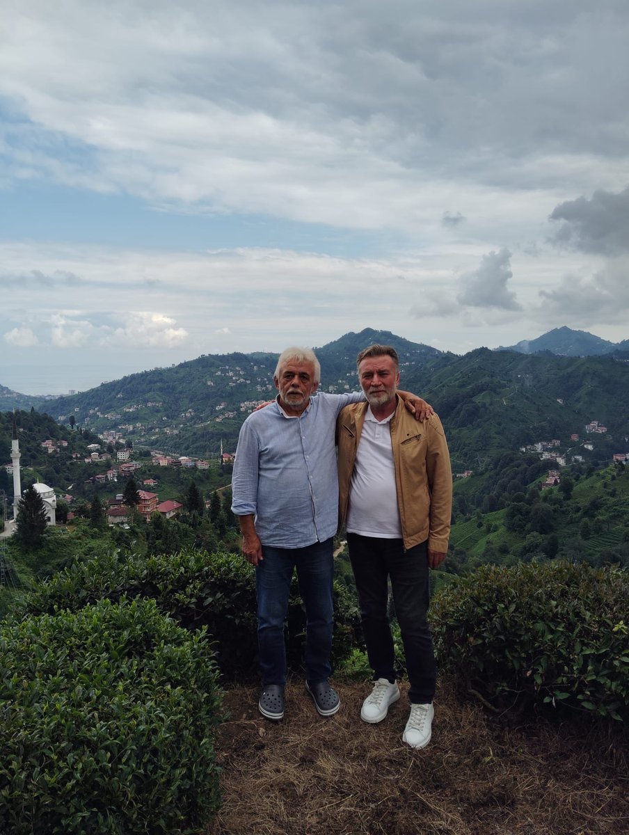 rustemdindarol1's tweet photo. Rize/ Güneysu’da değerli dostumuz Ömer Demircanın misafiri olduk. Değerli eşlerine ve Ömer abimize konukseverliği ve alakalarından dolayı çok teşekkür ediyoruz. https://t.co/XXePMl2Wkn