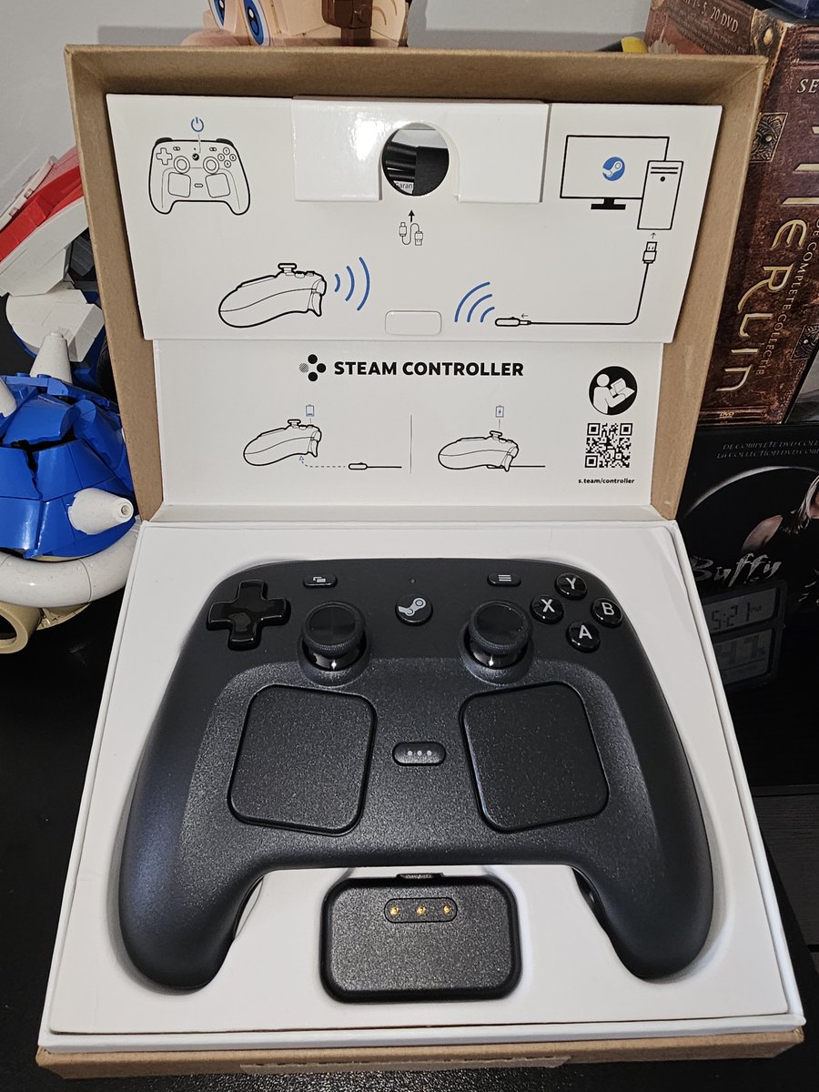Sharkf0rce's tweet photo. Na lang wachten eindelijk de #steam controller binnen 🥳#steamcontroller #controller https://t.co/4AXX3ECla2