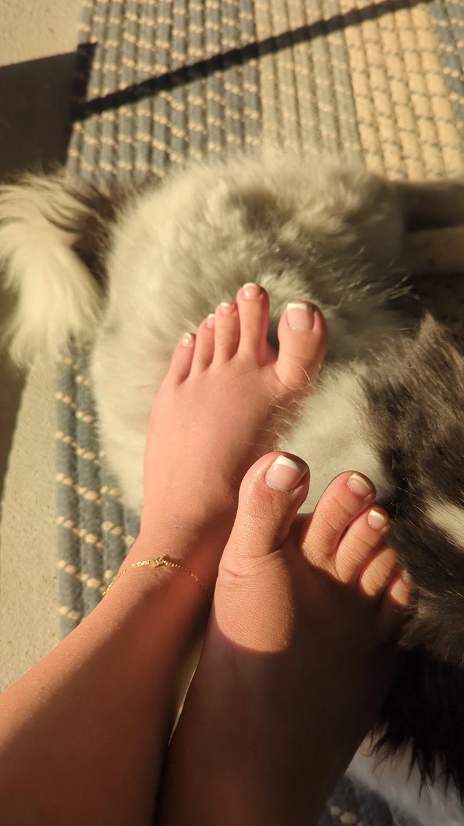 MsRavenLuxx's tweet photo. Sunny Sunday!! https://t.co/OVbxi6twVC