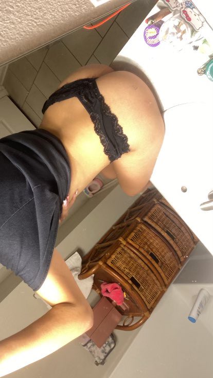 Johnham51466's tweet photo. Undeserving cuck @alexx223_  girl. Dm/follow for exposing https://t.co/DXzBF7UEj9