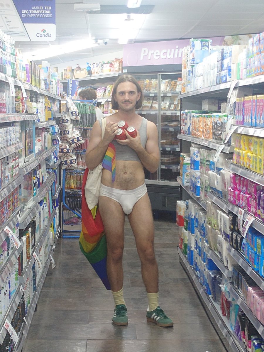 biggnoseman's tweet photo. Gay pride Barcelona 2026
#gaypridebarcelona2026 https://t.co/gmKX2TXKNP
