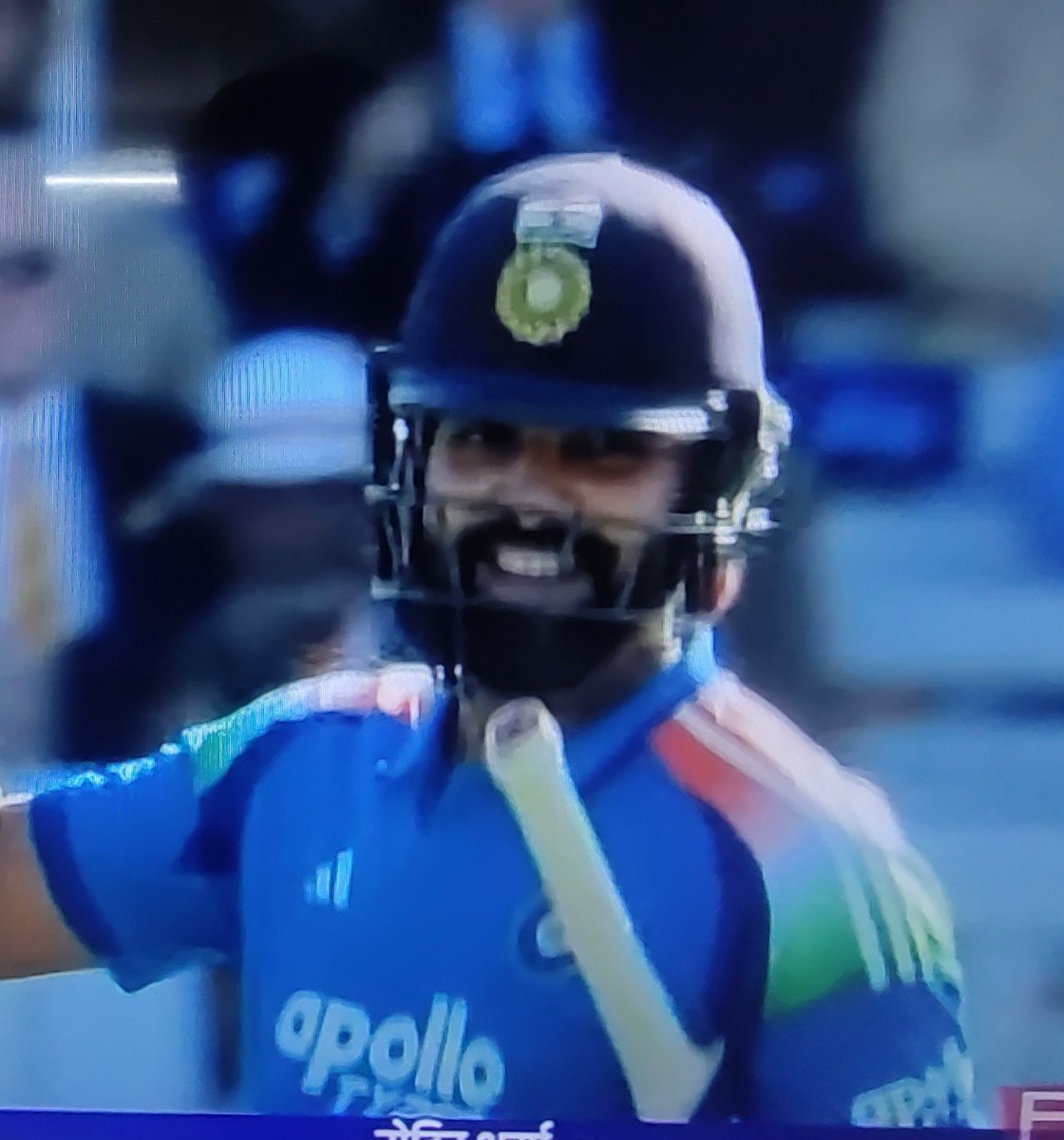Cricnick077's tweet photo. 100* for #RohitSharma 🔥🧿....
Rohit Sharma became the first Indian batter to score an ODI century at Lord's🧿

#Rohit #Hitman #ajitagarkar #Gambhir #Roko #RohitVirat #Viratkohli #Homeofcricket #Lords #2027worldcup #3rdodi #Indvseng https://t.co/CIokUrWWGZ