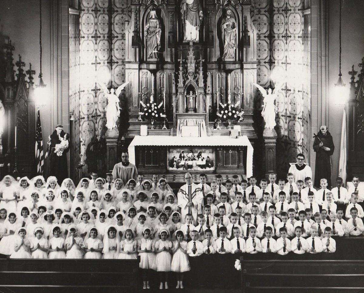 matthew_sede's tweet photo. First Holy Communion, prior to the Council https://t.co/VLAh8aetHx