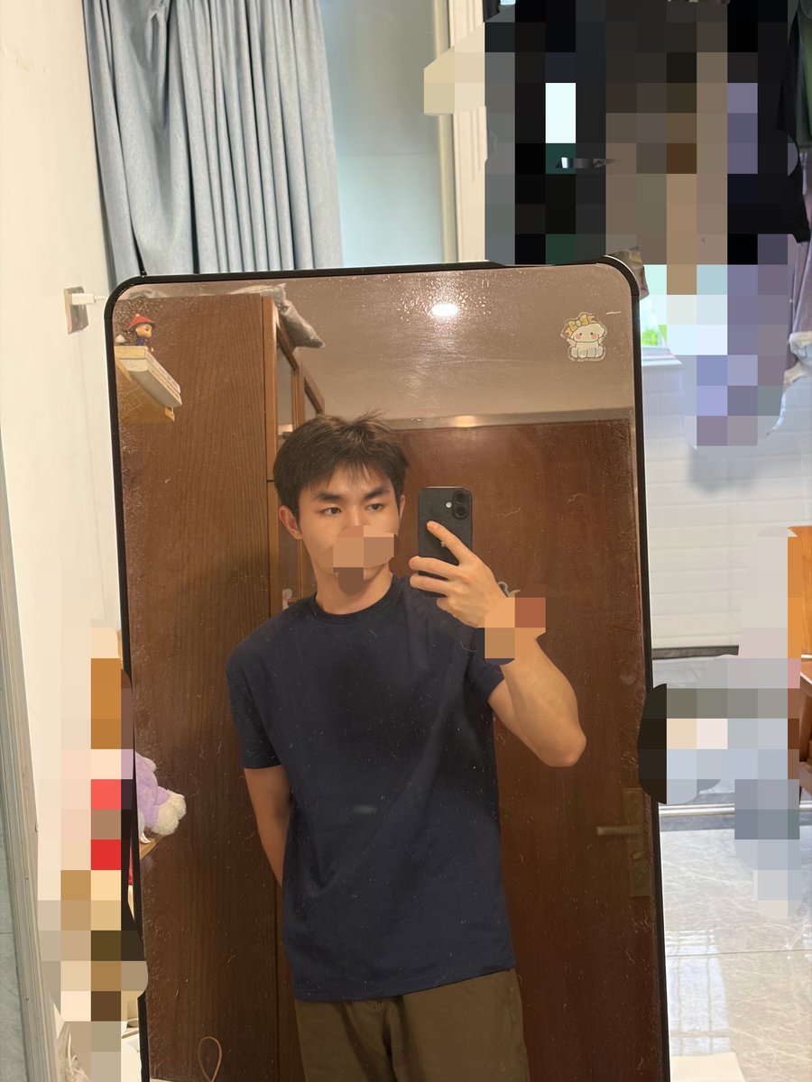 Lioxing18's tweet photo. 长相是萌萌的
身材是好好的
做饭是香香的
品味是高高的 https://t.co/rxv4P1MSrq