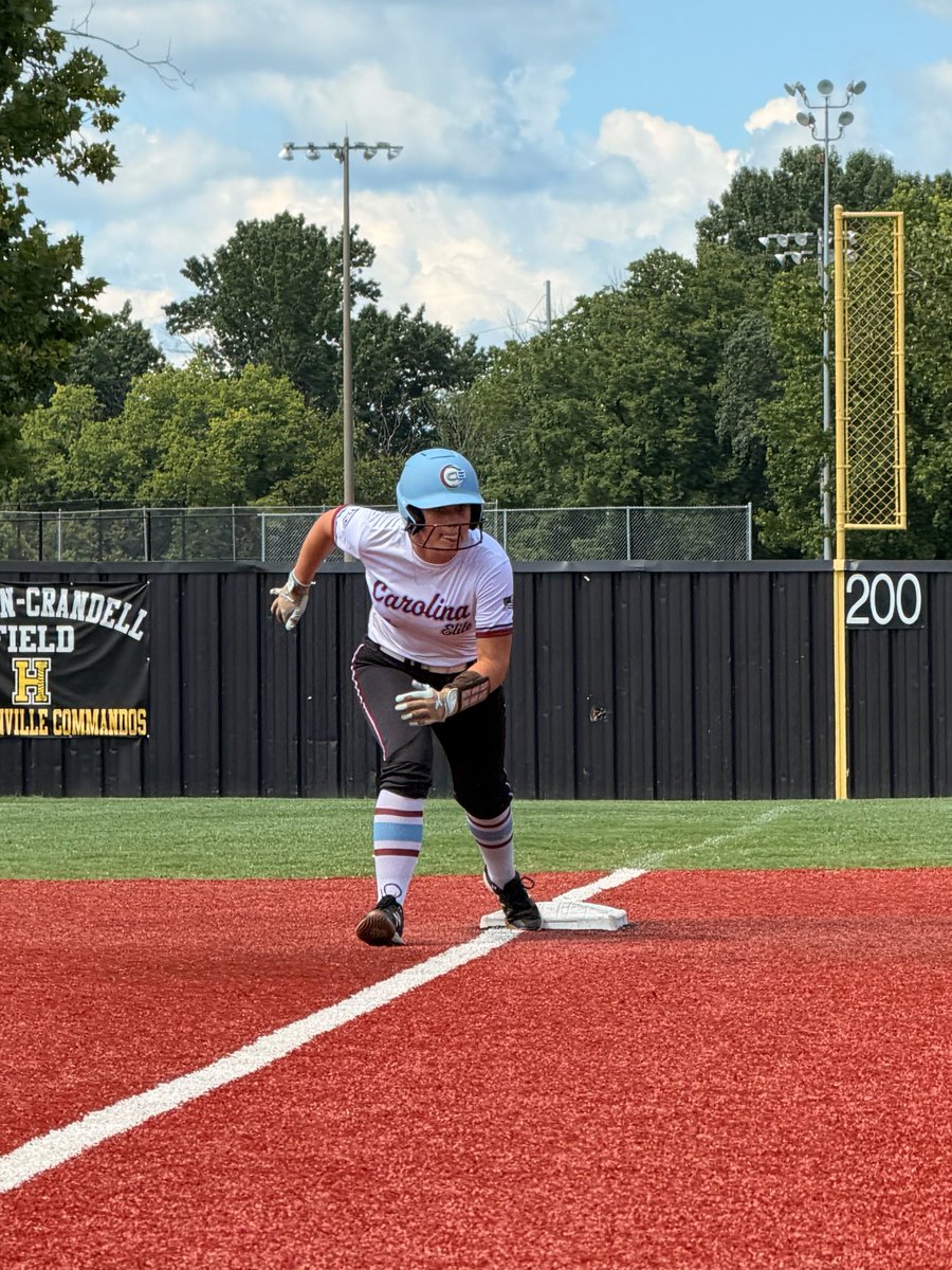 HLesley44's tweet photo. Great week at SE Nationals 🥎 #CarolinaElite https://t.co/Zpg97CEwxm