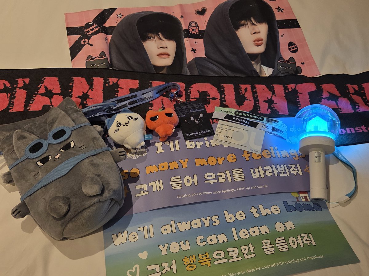 onhwanextdoor's tweet photo. Knock on vol.2 Seoul
🖤
너무너무 행복했던 이틀이었다🩵 https://t.co/McGvh8nm5m
