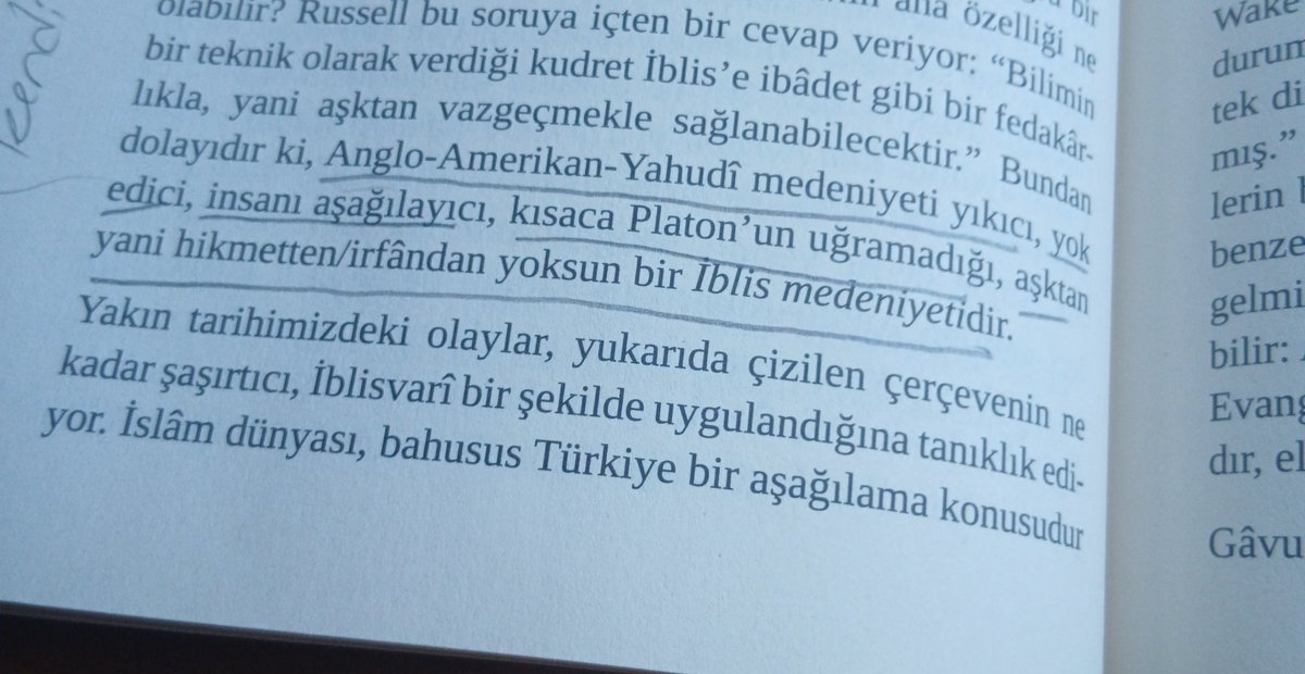 yetmisucte1cuma's tweet photo. Her birimiz ferdi olarak yapıp ettiklerimizle, tercihlerimiz, red ve kabullerimizle mensubu olduğumuz ve aidiyet hissettiğimiz milletin şahsiyetine katkı sunarız.
Kıymetli münevver @ihsanfazlioglu hassasiyetle meselelerinin izahına çalışmış.
Mensubiyet duyduğu millet için. https://t.co/DHIDPPG8jl