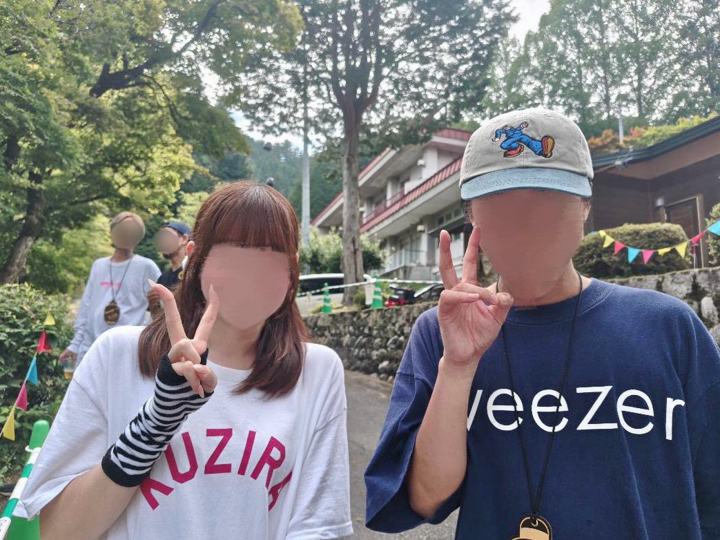 s04nz's tweet photo. 載せるか迷ったけど一瞬だけ、竜之介さん一緒に写真撮ってくださってありがとうございました😭緊張しすぎて全然話せなかった、KUZIRAの音楽とライブが大好きですこれからも応援してます😭😭😭 https://t.co/ouKzzrnfjk