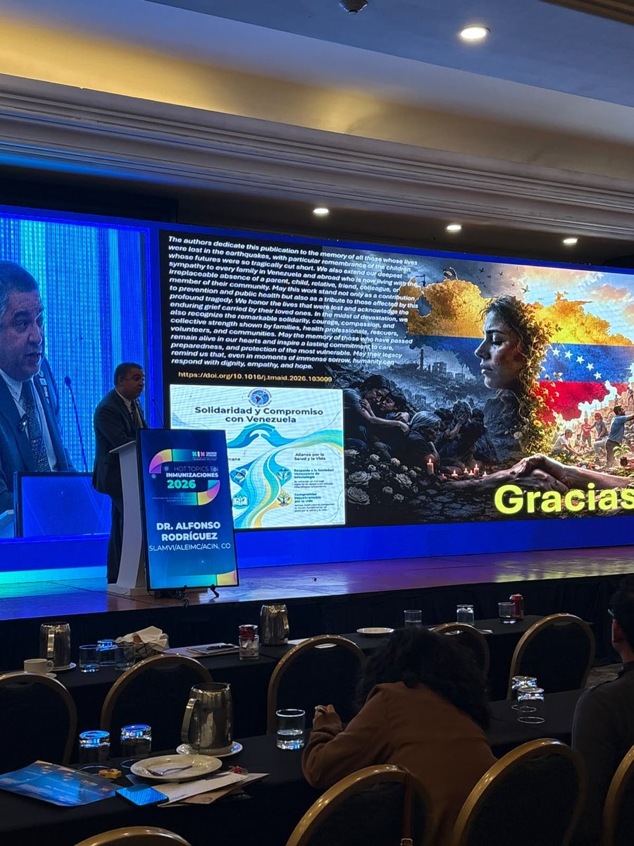 DrAJRodriguezM's tweet photo. En mi conferencia @_AGEI primero que nada pedí un minuto de silencio por las víctimas🇻🇪, hable un poco de la vacunación posterremoto y cerré dedicando mi presentación a Venezuela y su pueblo, esperando mejores días para el país. 
@acinnacional @SLAMVI @aleimc_ https://t.co/4CgOCX2KRx