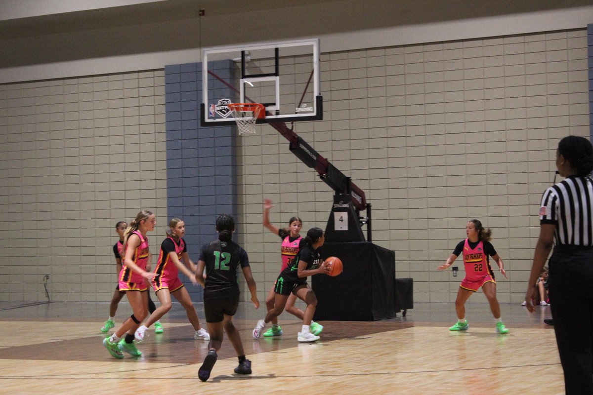 cuhoopsfan's tweet photo. OSA JR. NXTPRO 13U - 38
Lady PGU 13U -47

2-2 this weekend. Competed, battled, and kept growing. Proud of this team and thankful for the opportunity to coach such a great group of young women. 💚🖤

#LeaveYourMark https://t.co/5nWLtalGQz