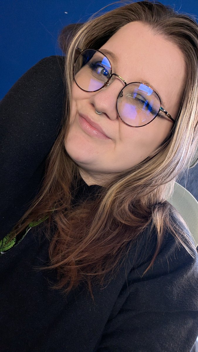 justlaurxn_'s tweet photo. Idk if anyone really sees this anymore, but HAI I'm doing things - come say hello? 

twitch // JustLaurxn 🌸 https://t.co/d9U7gv3JR0