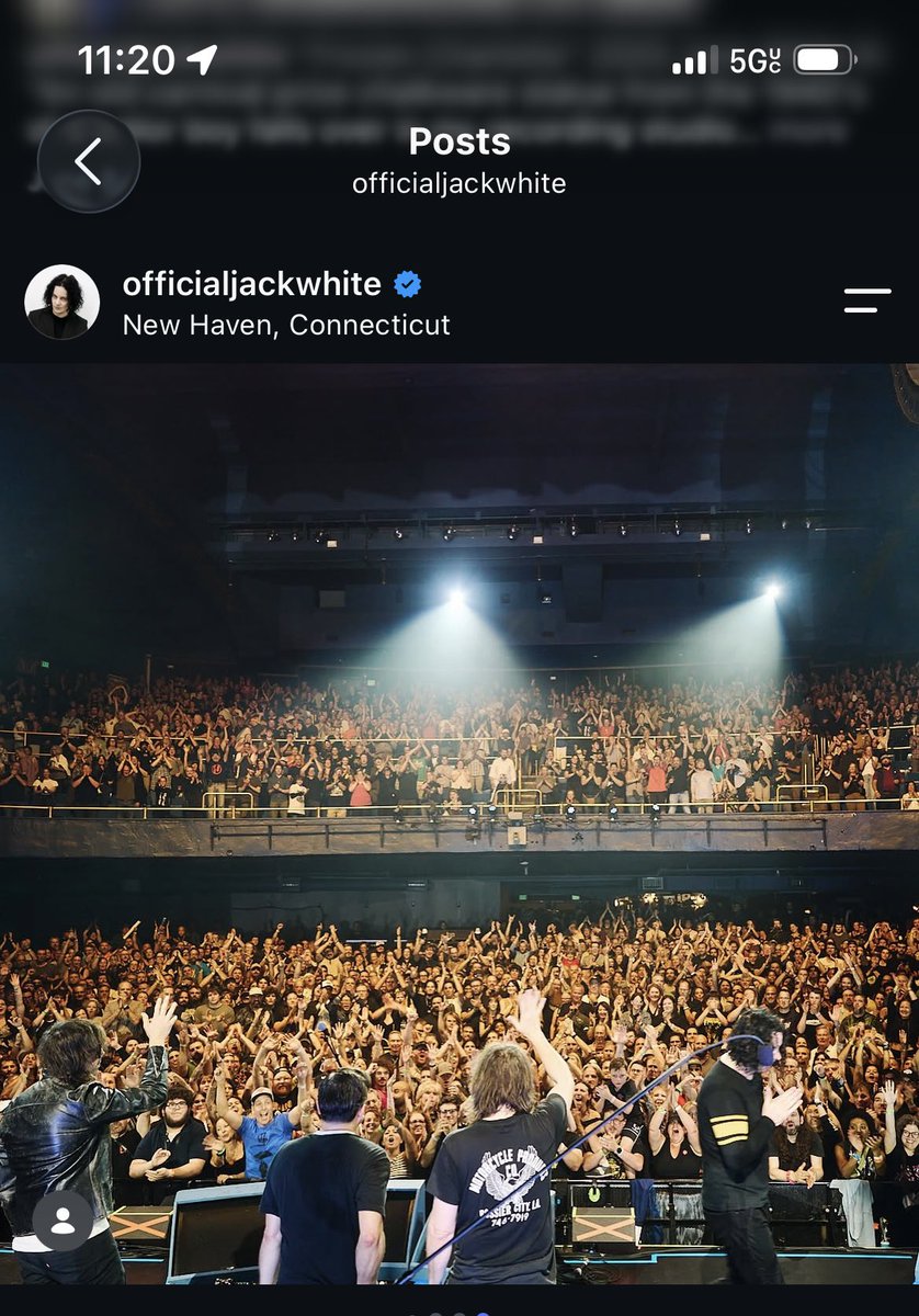 candyjax's tweet photo. Greatest night ever! What an amazing show. Not me in the #frontrow 🥰 #JackWhiteIII 🎸🎶 💙 https://t.co/1ACCWi0vgc