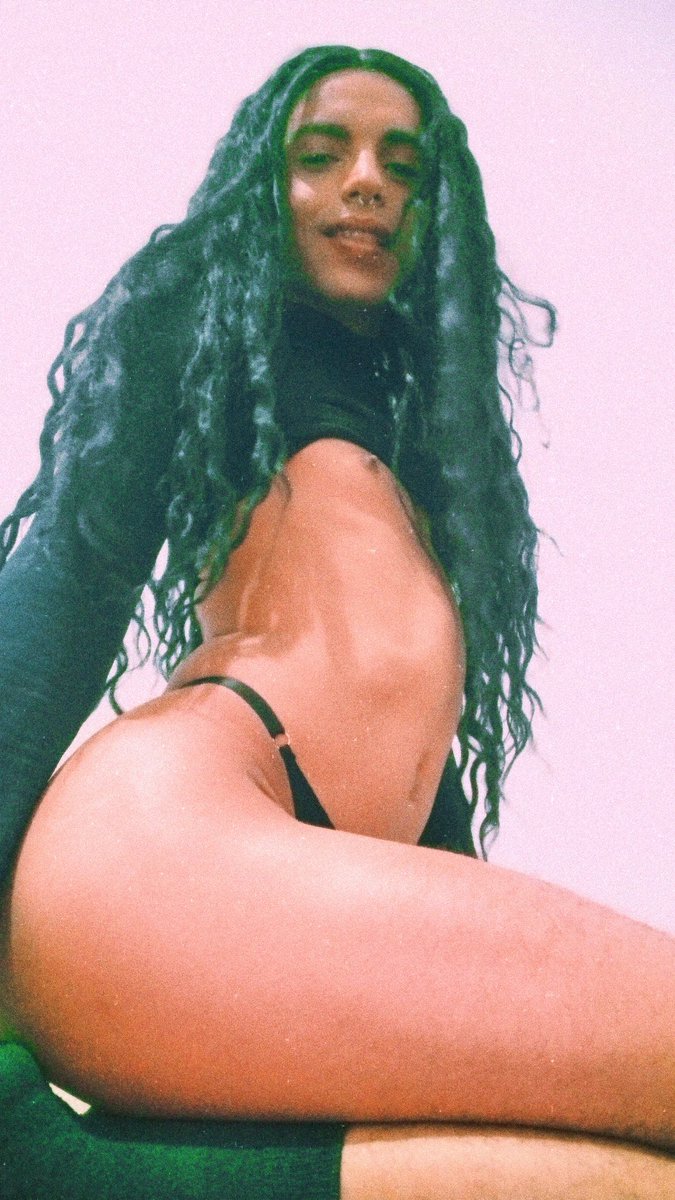 BokinhaMelada's tweet photo. ...TRANSFEMININA...👙💅🏽🏳️‍⚧️📸
...ALGUM NEGÃO 🍆💦👌🏽... https://t.co/po4XLOcf60