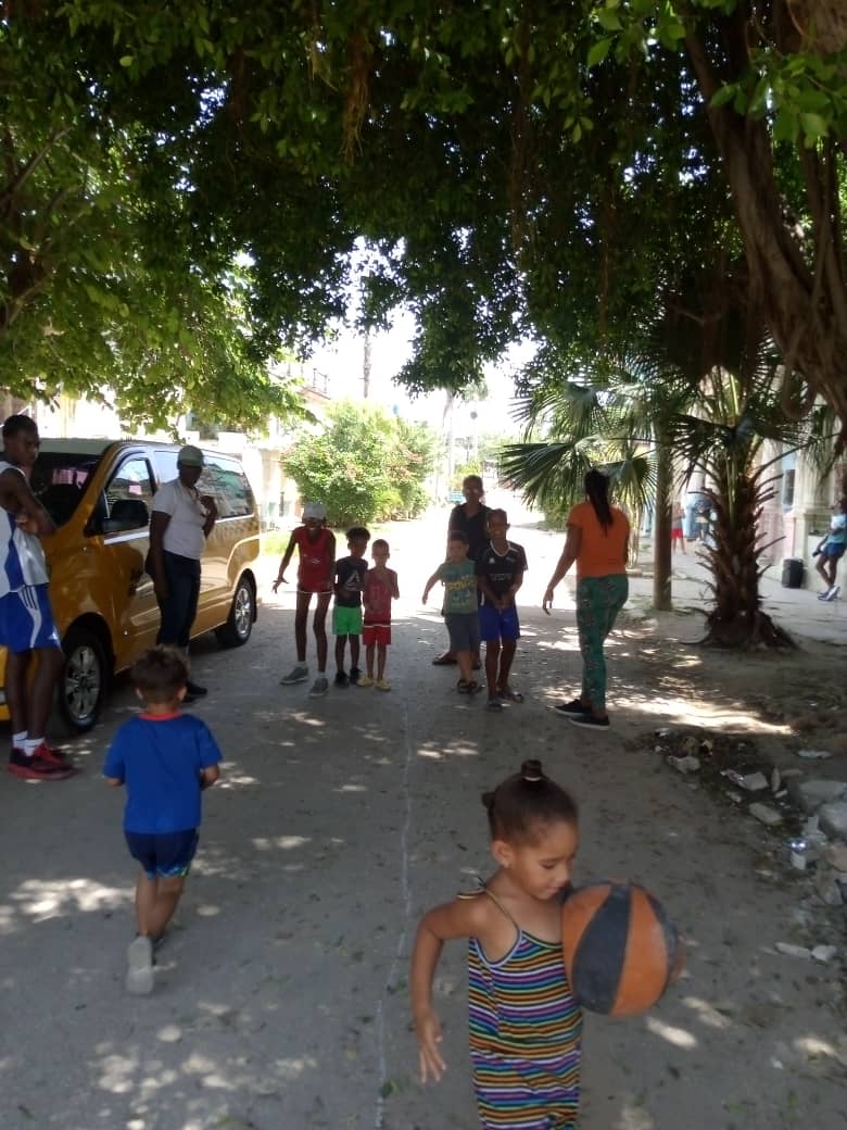 CDR_Cerro's tweet photo. #ElCerroTieneLaLlave desde la zona 60 del consejo popular Las Cañas se realiza actividades por el día de los niños 
#CDRCerro
#CDRHabana
#CDRCuba https://t.co/ao5VVxYUlI