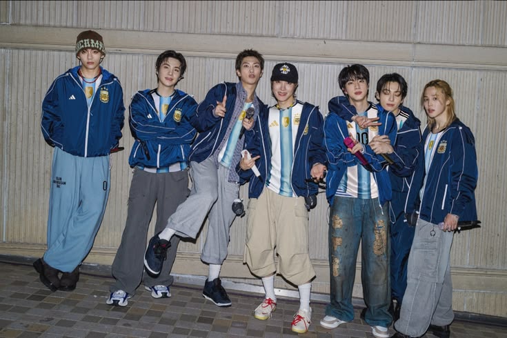 JobrosXBts's tweet photo. GENTE USTEDES QUIEREN QUE ME DE ALGO.
Cómo que cantarán Dynamite y encima voy  a ver a mi selección en una final .

BTS AT WORLD CUP 2026
BTS PAVED THE WAY
BTS THE LEGENDS
#BTSXWorldCup2026 
#BTSHALFTIMESHOW https://t.co/W89hHj3lPn