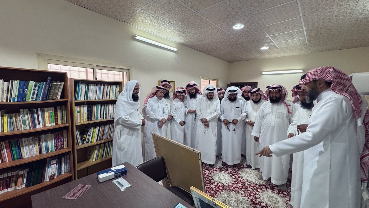 ksa_kf2's tweet photo. تشرفنا في منزل والدنا الشيخ سعود بن خلف العفنان - رحمه الله - في بلدة بدائع السبعان بزيارة كريمة من وجهاء وأبناء أسرة آل حسين (من المحمد من آل بو حسين من بني العنبر من بني تميم - أهل تمير). نتقدم بخالص الشكر والتقدير لوجهاء وأبناء أسرة آل حسين الكرام على تشريفهم لنا ، ونسأل الله أن يديم المحبة الألفة والمودة ، وأن يجزيهم خير الجزاء.