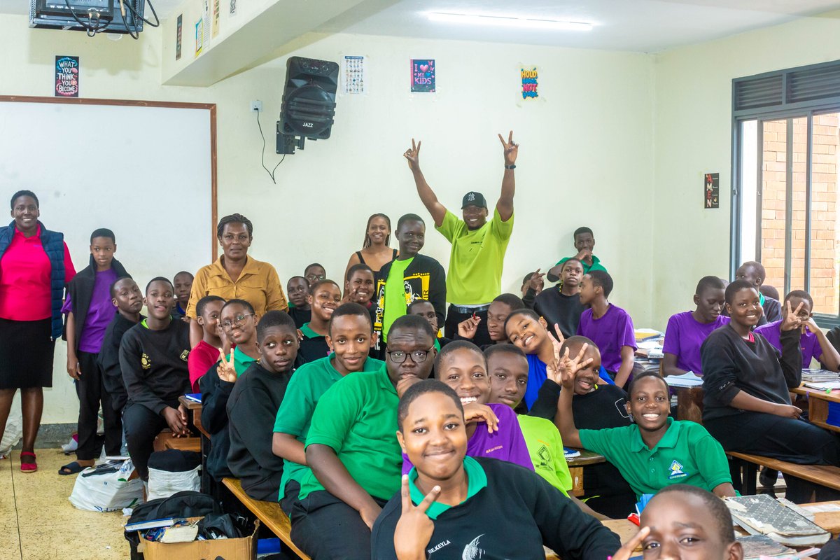 BukerereRot2025's tweet photo. 3/4 Collaborative Impact on Mental Health
The partnering clubs demonstrated the strength of collective action in District 9213. Such joint projects are typical of Rotary’s service model to tackle pressing community needs like mental health awareness in educational settings. https://t.co/88NEkzTwch