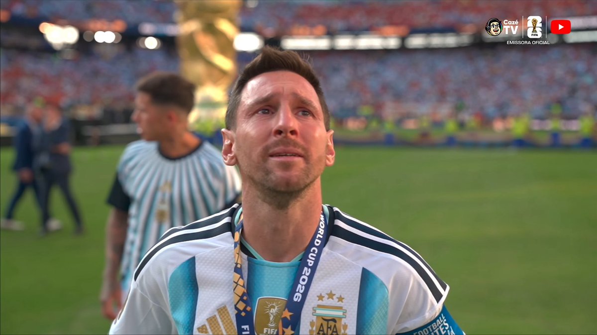 Dantinhas's tweet photo. Messi chora. https://t.co/aPwIgeLGEV
