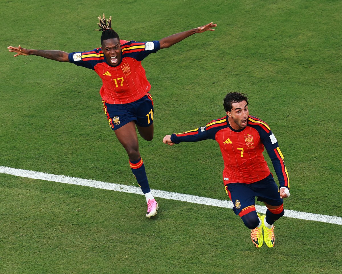 GoalJP_Official's tweet photo. 🇪🇸 北中米W杯優勝はスペイン代表！🏆️

前回王者 アルゼンチン代表との決勝を制し、2010年大会以来16年ぶり2回目のワールドカップ優勝！

スコアレスで延長戦に突入すると、延長後半1分にフェラン・トーレスが決勝ゴール！

アルゼンチンは史上3カ国目のW杯連覇ならず。

スペイン 1-0 アルゼンチン https://t.co/6kdENMhxDU