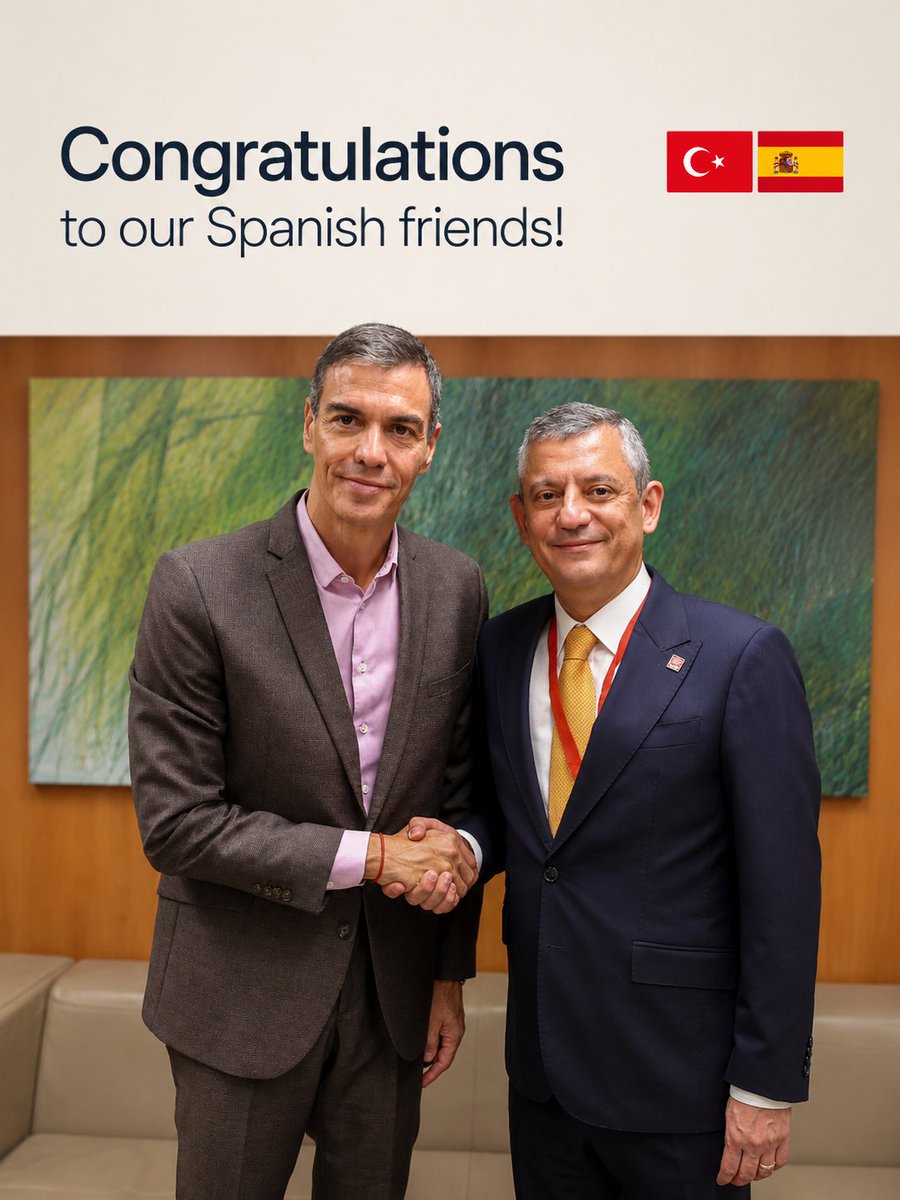 degisimmCHP's tweet photo. Congratulations to our Spanish friends! 🇹🇷🇪🇸

Ekrem İmamoğlu, sırf potansiyel bir Cumhurbaşkanı olduğu için tutuklandı. Partimize ise her gün hukuksuz operasyonlar düzenleniyor.

Böylesi bir dönemde Özgür Özel’in ve Ekrem İmamoğlu’nun yanında duran, dayanışmasını açıkça gösteren Pedro Sánchez’e teşekkür ediyoruz.

Pedro Sánchez’i ve İspanyol dostlarımızı Dünya Kupası zaferlerinden dolayı yürekten tebrik ediyoruz.