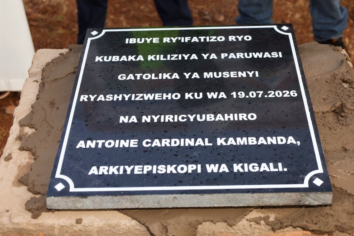 ArchKigali's tweet photo. None tariki ya 19/07/2026, @KambandaAntoine   yashyize ibuye ry’ifatizo ahagiye kubakwa Kiliziya nshya ya Paruwasi ya MUSENYI, n’urugo rw’abapadiri, bizuzura mu mwaka 2028. Bizuzura bitwaye agera 464 000 000 Rwf, iyi Kiliziya nshya ikazakira abakristu bicaye neza 1119. https://t.co/IrtluIP38J