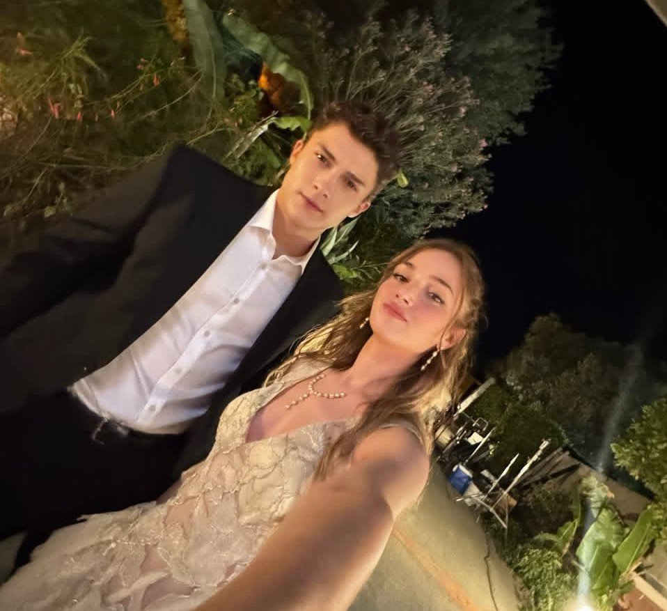 zeyy tweet media