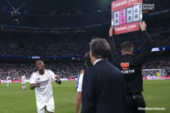 grotebcps's tweet photo. de refs doen echt hun best maar argentinie is gewoon ass https://t.co/FJ47XrySmR