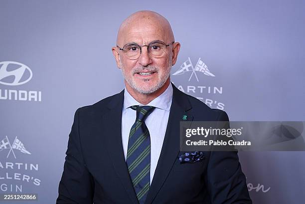 maulanaasaddam's tweet photo. Luis de la Fuente, THE GREATEST EVER NATIONS COACH🇪🇸🏆

Definisi pelatih jenius. Mainnya enak ditonton, ga monoton.

Empat turnamen mayor sejak menangani Timnas Senior Spanyol. SEMUANYA MASUK FINAL.

🏆 UEFA Nations League 2023
🏆 UEFA Euro 2024
🥈 UEFA Nations League 2025
🏆 FIFA World Cup 2026

Empat final. TIGA GELAR. Mengawinkan 
🏆UERO X WORLD CUP🏆

Squad Spanyol sekarang itu hasil dari proyek jangka panjang yang dibangun De la Fuente. Pemain yang ada sekarang,ya binaan dia. De la Fuente sendiri yang ngawal regenerasi ini. 

Fun fact nya, De la Fuente sudah megang lintas generasi. Pernah latih U-15, latih U-19, sampe timnas senior. Pernah melatih pemain seperti Lamine Yamal, Pau Cubarsí, Gavi, Fermín López, Alejandro Baena, hingga Hugo Guillamón di level kelompok umur. 

Di kelompok umur asuhannya, Spanyol juga menjuarai Euro U-19 2015, Euro U-21 2019, meraih medali perak Olimpiade Tokyo 2020, lalu menutupnya dengan gelar Piala Dunia di level senior.

He didn't inherit a golden generation. He built one. 🇪🇸
