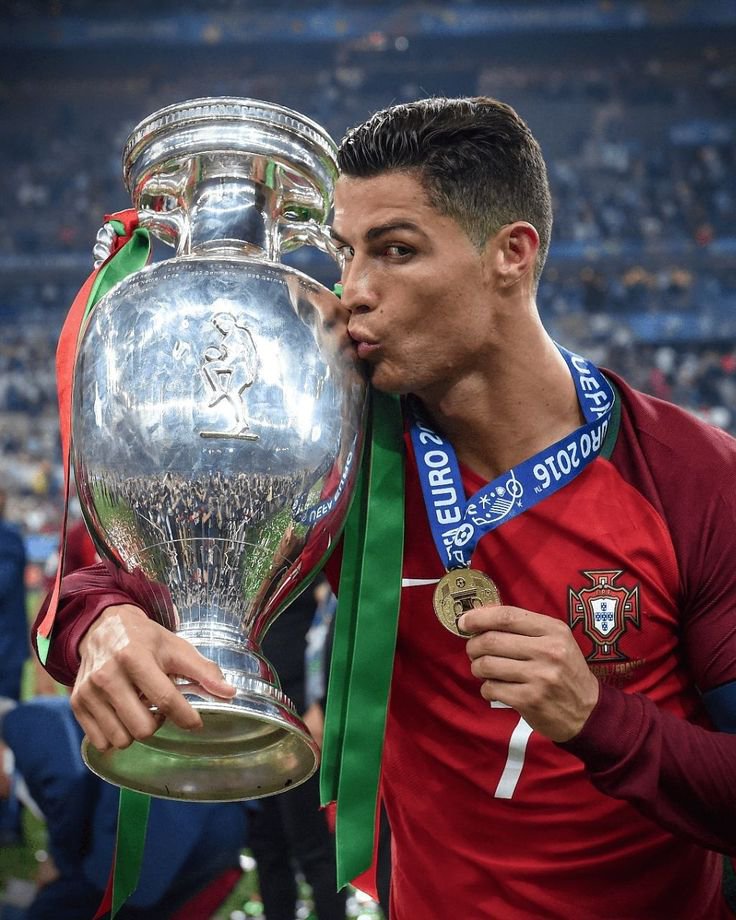 cristianocomtr's tweet photo. Milli Takım ile kim kaç final kaybetti?

🇵🇹Cristiano Ronaldo: 1
🇦🇷Lionel Messi: 5 https://t.co/TBFzFhpsGb