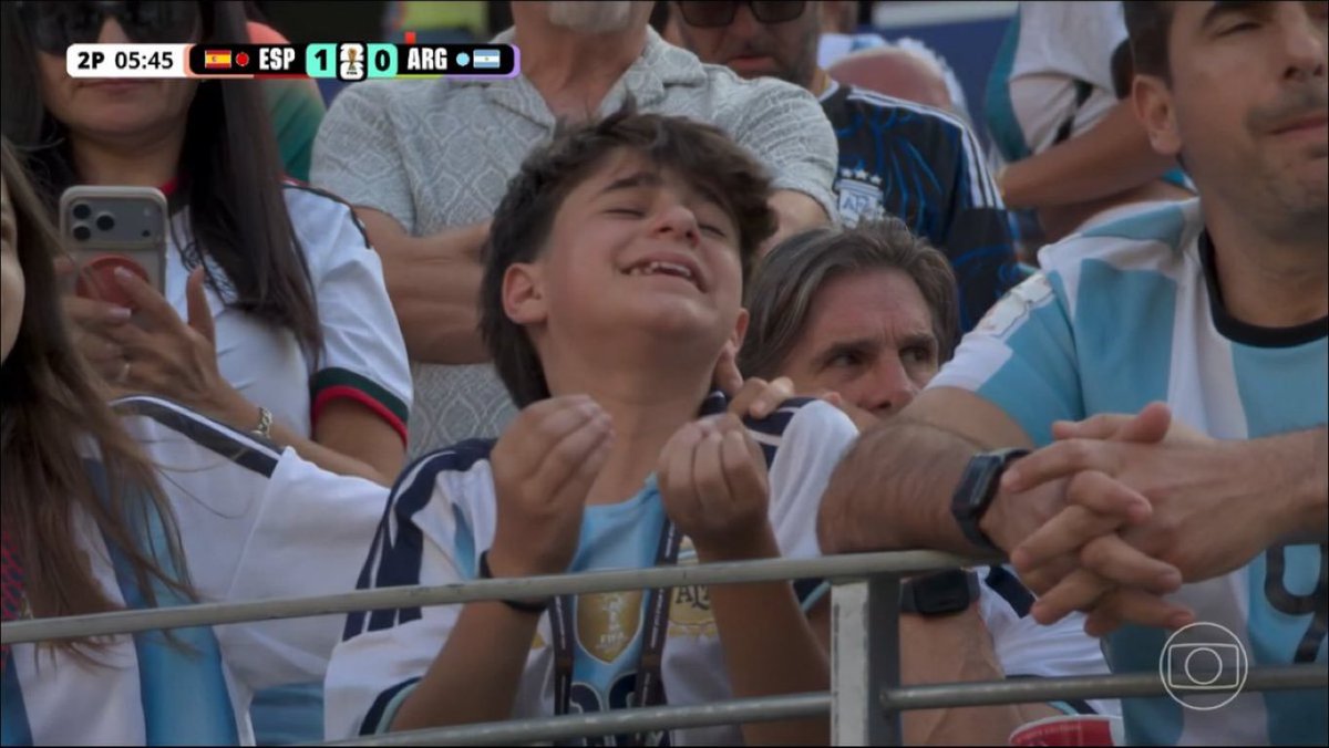 gabihsda's tweet photo. Que final de copa feliz https://t.co/H7XV9CXOlL