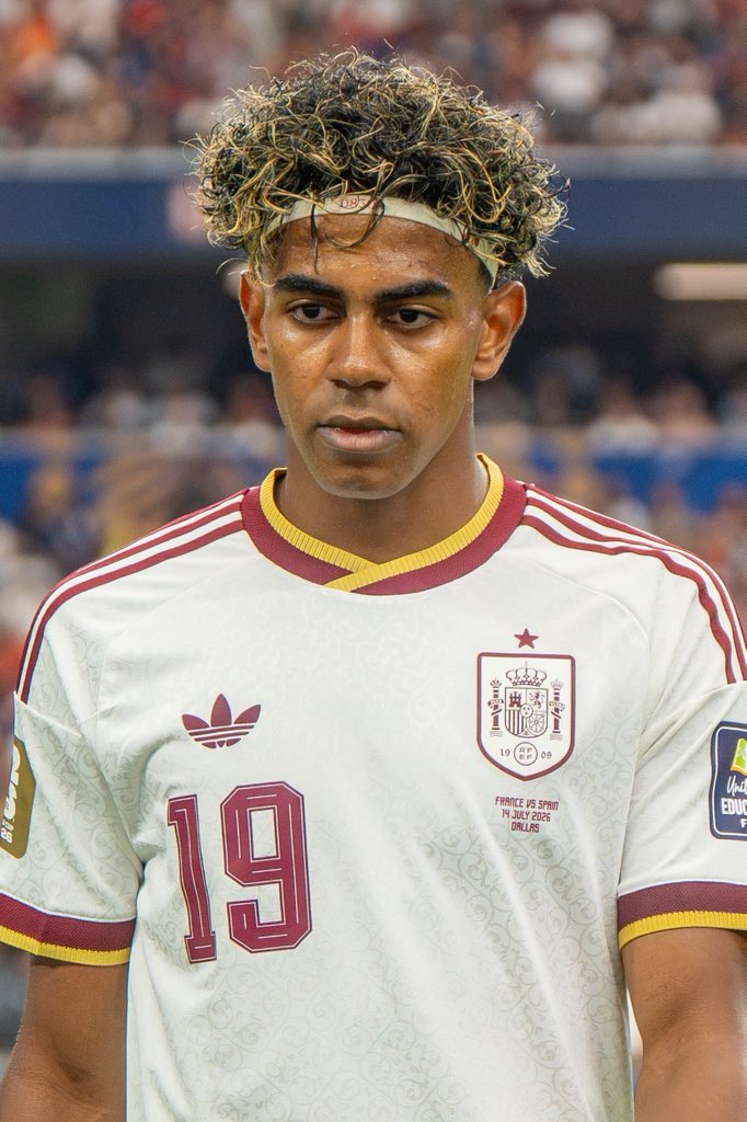 Cotedivoireoff_'s tweet photo. À l’heure actuelle, c’est qui le ballon d’or ? https://t.co/jhVS4h1UQr
