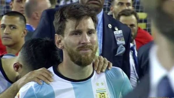 nuevonuevojotai's tweet photo. viste una camiseta roja en el metlife y te cagaste enano ctm a mamarla fracasado https://t.co/sDouN9aorp