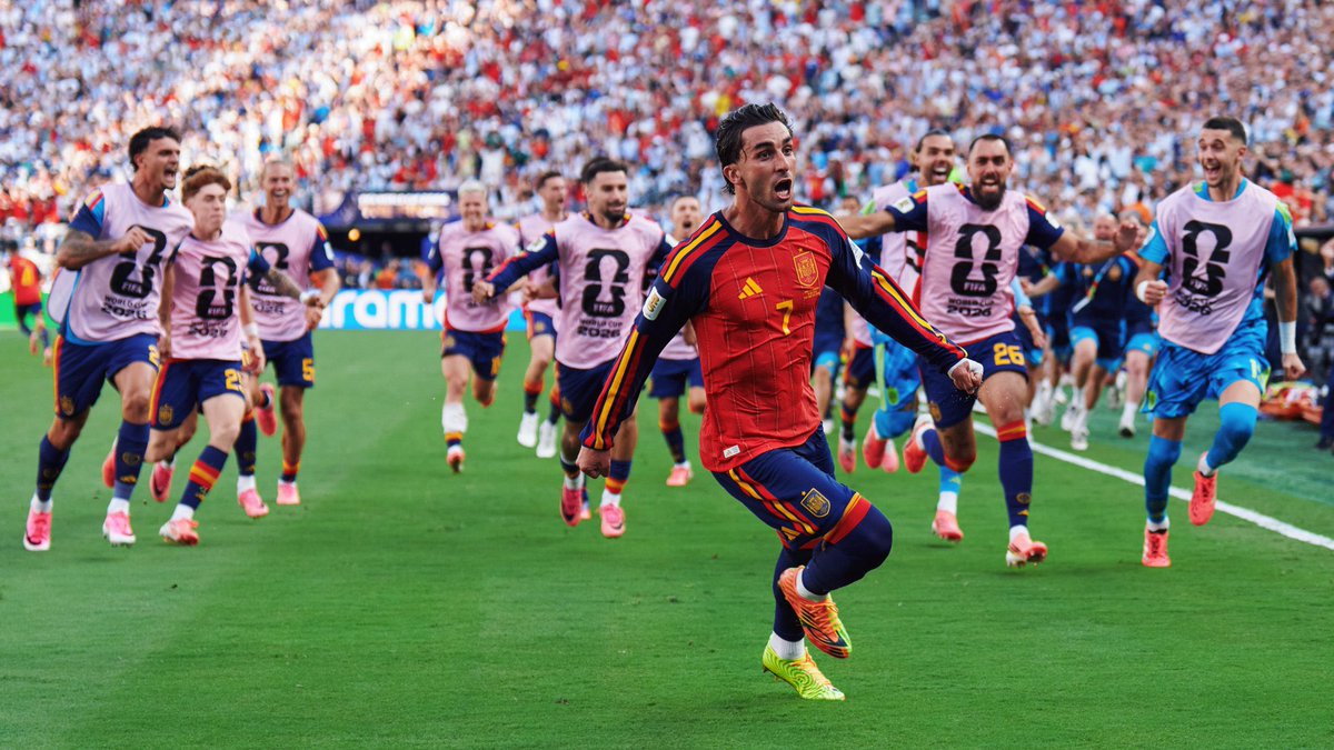 CDExt1924's tweet photo. SEGUNDA ESTRELLA A LA DERECHA Y TODO RECTO HASTA EL AMANECER 

SOMOS CAMPEONES DEL MUNDOOOOOOOO 🇪🇸⭐️⭐️ https://t.co/YxkgY9PpdS