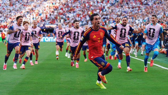 Saidayman74's tweet photo. رسميًا.. إسبانيا تتوج بلقب كأس العالم 2026 🏆🇪🇸

توج المنتخب الإسباني بلقب كأس العالم 2026، بعد فوزه على نظيره الأرجنتيني في المباراة النهائية، ليعتلي عرش كرة القدم العالمية ويحصد اللقب الثاني في تاريخه. https://t.co/n1lrTa7qsS