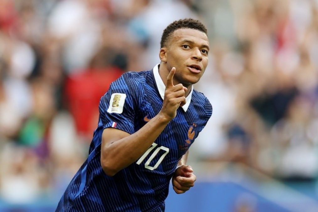 StatmanDave's tweet photo. 10 goals 
4 assists 

Kylian Mbappé wins the World Cup Golden Boot, becoming the first player ever to go back-to-back. 💫 https://t.co/rcsPDsRLBp
