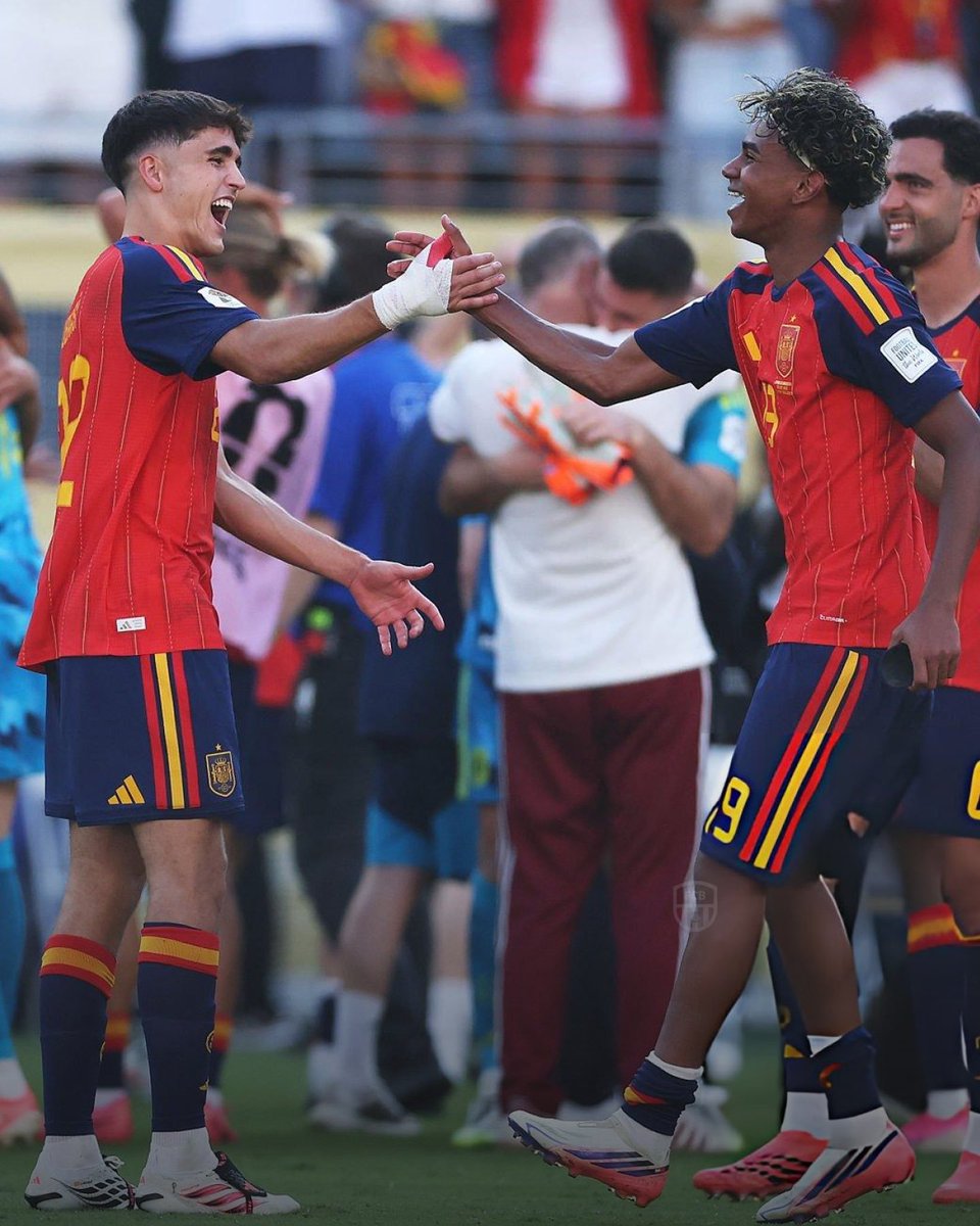 dna_blaugrana's tweet photo. CAMPEÕES DO MUNDO!!!!!!! https://t.co/OFrnxB6MrM