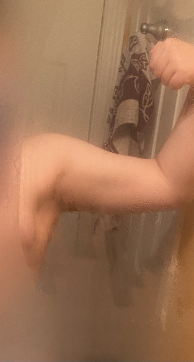 vee333vee's tweet photo. Pup has a bit of muscle methinks!! https://t.co/WQ2Db7uF30