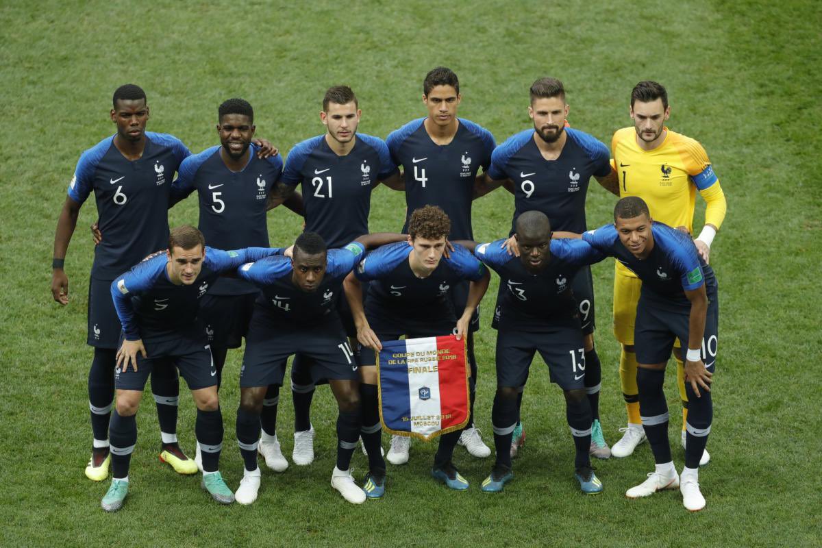 _BeFootball's tweet photo. 🚨 LE CLASSEMENT DES NATIONS LES PLUS TITRÉES DE L’HISTOIRE DE LA COUPE DU MONDE ! 🌍🏆 

🇧🇷 BRÉSIL : ⭐️⭐️⭐️⭐️⭐️

🇮🇹 ITALIE : ⭐️⭐️⭐️⭐️ 
🇩🇪 ALLEMAGNE : ⭐️⭐️⭐️⭐️

🇦🇷 ARGENTINE : ⭐️⭐️⭐️

🇫🇷 FRANCE : ⭐️⭐️
🇺🇾 URUGUAY : ⭐️⭐️
🇪🇸 ESPAGNE : ⭐️⭐️

🏴󠁧󠁢󠁥󠁮󠁧󠁿 ANGLETERRE : ⭐️ https://t.co/pJr8EwKXBZ
