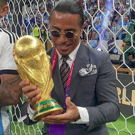 Asensii20's tweet photo. Gavi’s contribution to Spain World Cup trophy https://t.co/BM1ultfkJT
