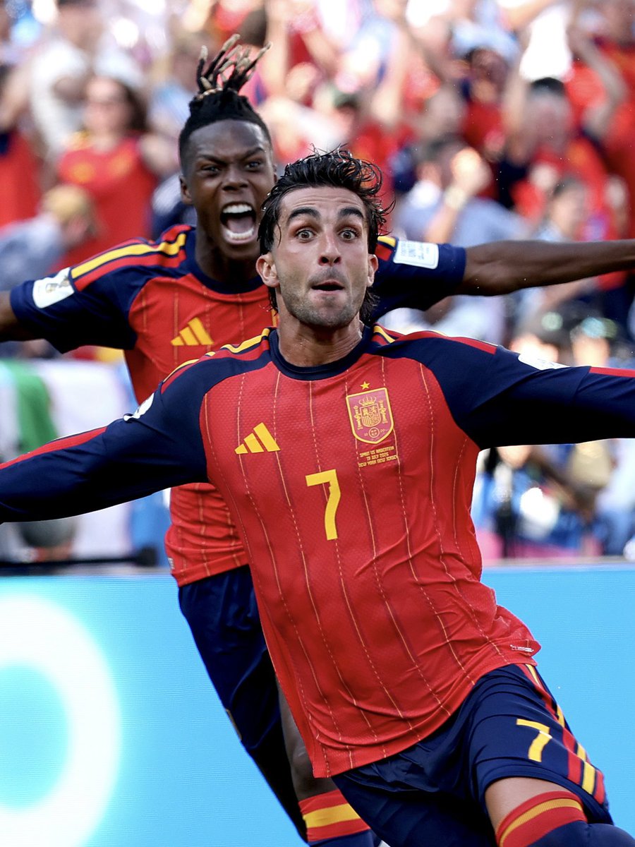Ocha4real99's tweet photo. Congrats to Spain. You can't get more deserving winners than that. The best team in the tournament get to lift the trophy. https://t.co/4TXgV5xHaP