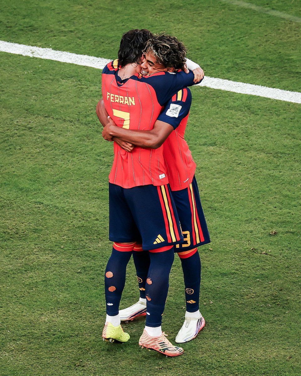 adei_085's tweet photo. Boys 🇪🇸❤️❤️ https://t.co/xT4NPzF8iU