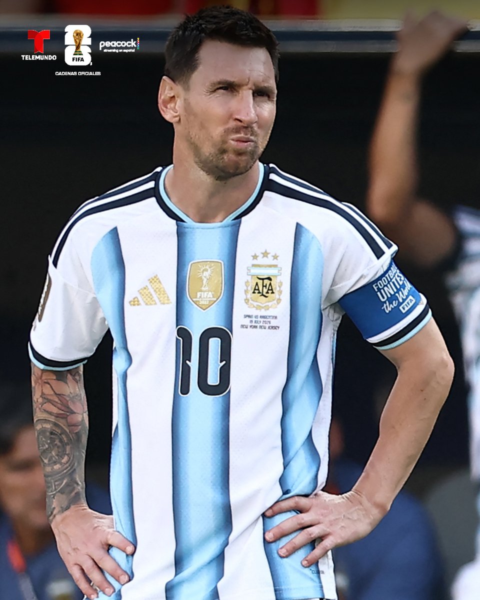 TelemundoSports's tweet photo. 🚨¡¡ARGENTINA HIZO HISTORIA... PERO POR EL PEOR MOTIVO!! 😱

🇦🇷 La Albiceleste se convirtió en el primer equipo en toda la historia de los Mundiales que termina una final sin realizar un solo disparo durante los 90 minutos.

🤯 ¿Decepcionó Messi y compañia?

📺 Sigue toda la cobertura de la Copa Mundial de la FIFA 2026 por Telemundo y Peacock

#MundialTelemundo #FIFAWorldCup #Somos26 #EspañaVsArgentina