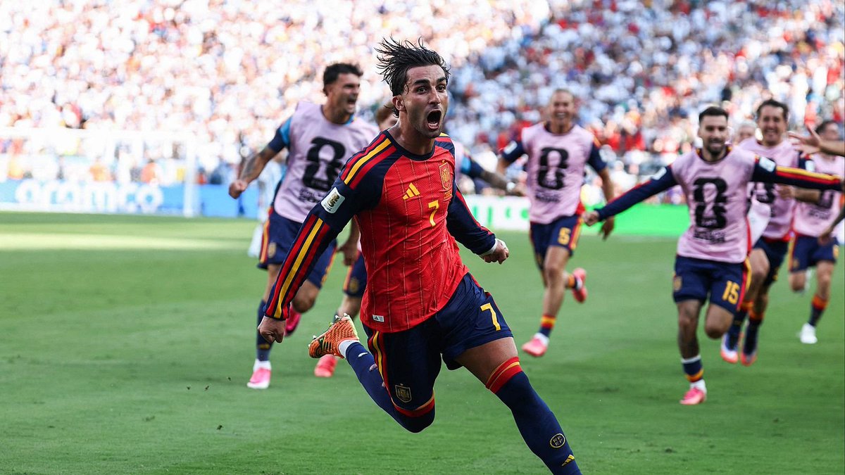 kodaFrame's tweet photo. Viva ESPAÑA!!!!! @FerranTorres20  #España https://t.co/MHvby5Smx7