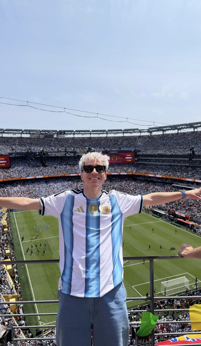NosoyFilip's tweet photo. SPURS 💀 
Riber 💀 
Arsenal 💀 
Argentina 💀 
QUE NO VUELVA https://t.co/sgqVviQRu2