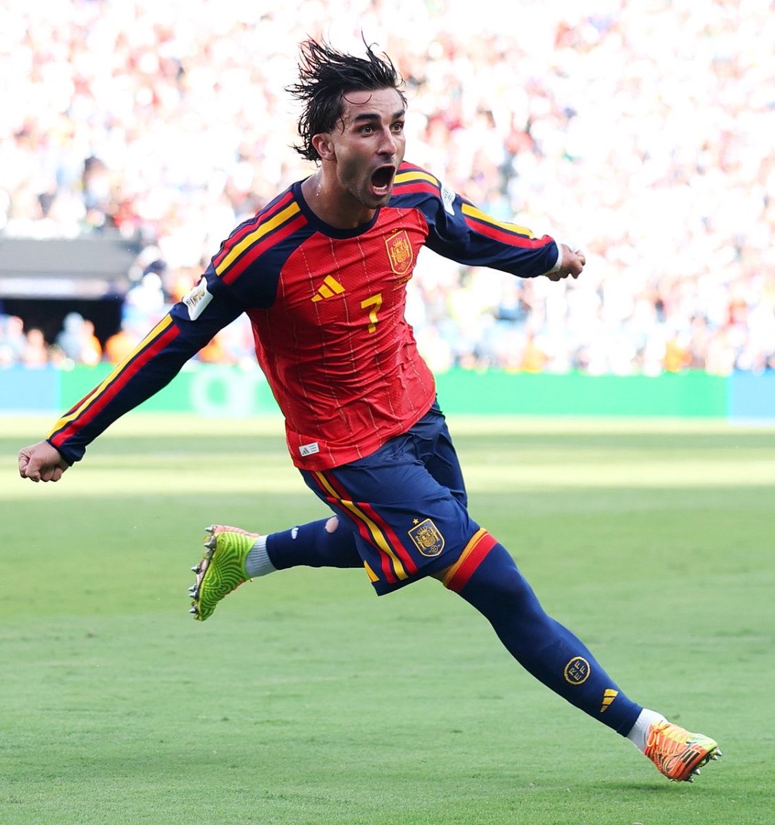 fcbsiaaa's tweet photo. NEVER FORGET WHO PUT TWO STARS ON THE SPAIN JERSEY https://t.co/Zhfo4sRC1B